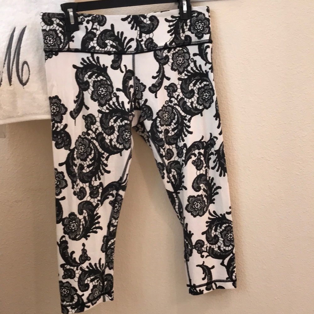 Lululemon wunder unders.